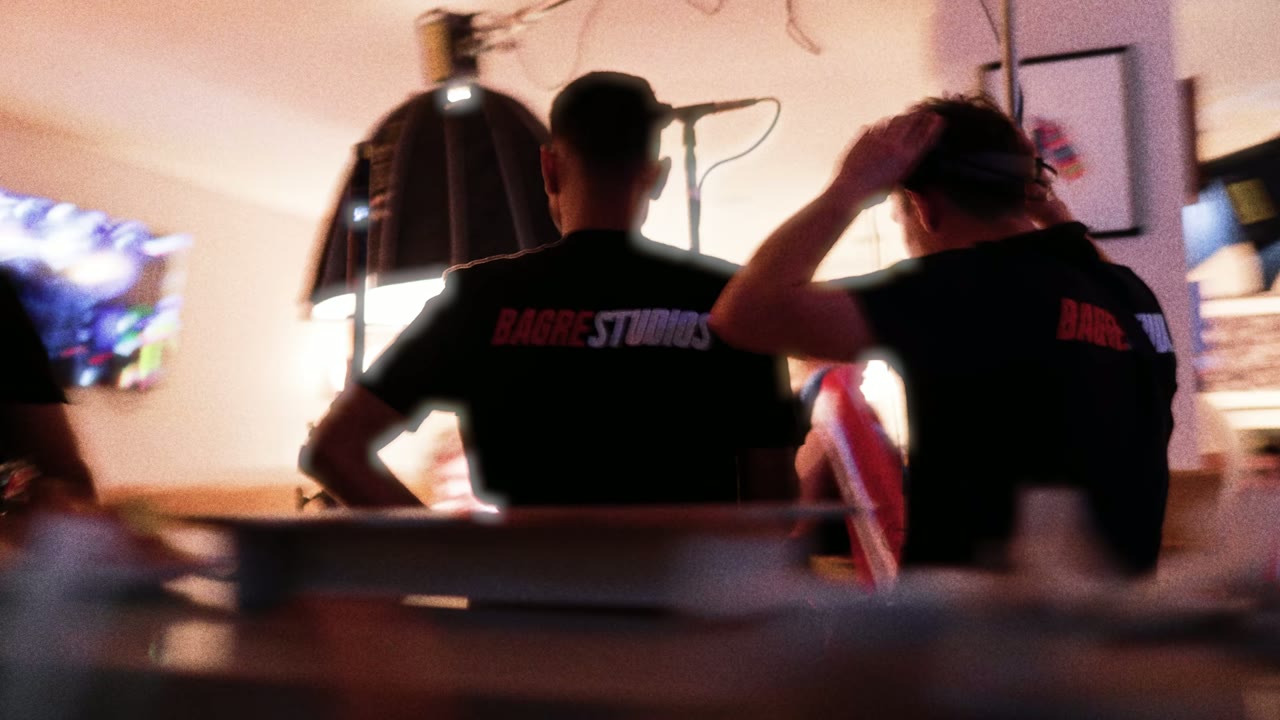 Backstage — Backstage producido por Bagre Studios